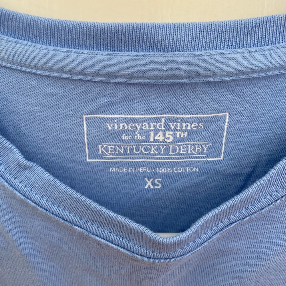 Vineyard Vines light blue tee - Picture 2 of 4